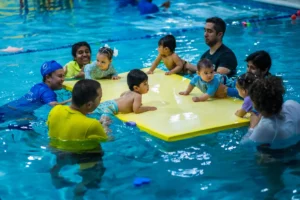 ¿Cómo elegir una escuela de natación para un niño con necesidades especiales en Panamá?